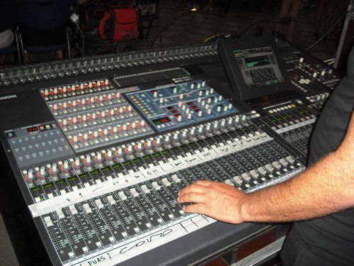 Montaje de sonido e iluminación de Radio Curbelo