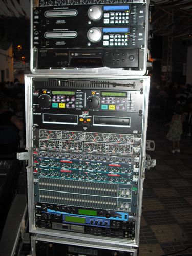 Montaje de sonido e iluminación de Radio Curbelo