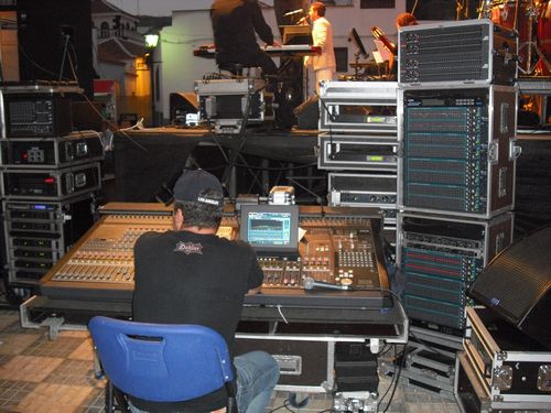 Montaje de sonido e iluminación de Radio Curbelo