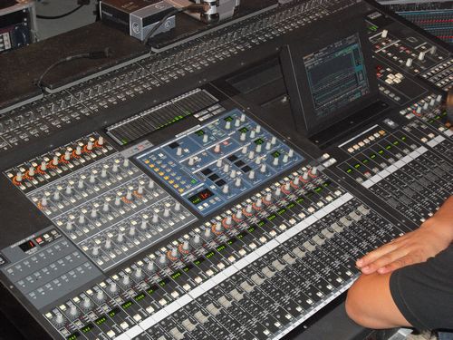 Montaje de sonido e iluminación de Radio Curbelo