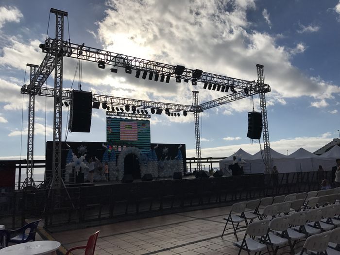 Montaje de sonido e iluminación de Radio Curbelo