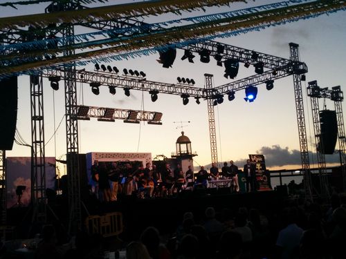 Montaje de sonido e iluminación de Radio Curbelo